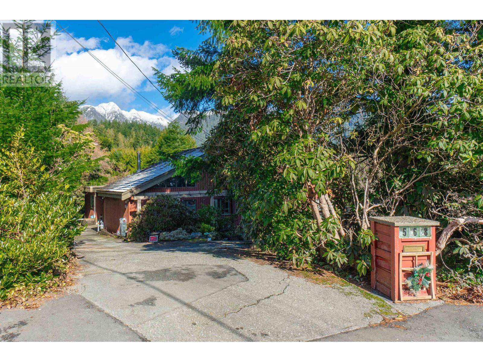568 St. Andrews Place, West Vancouver, British Columbia  V7S 1V8 - Photo 6 - R2854002