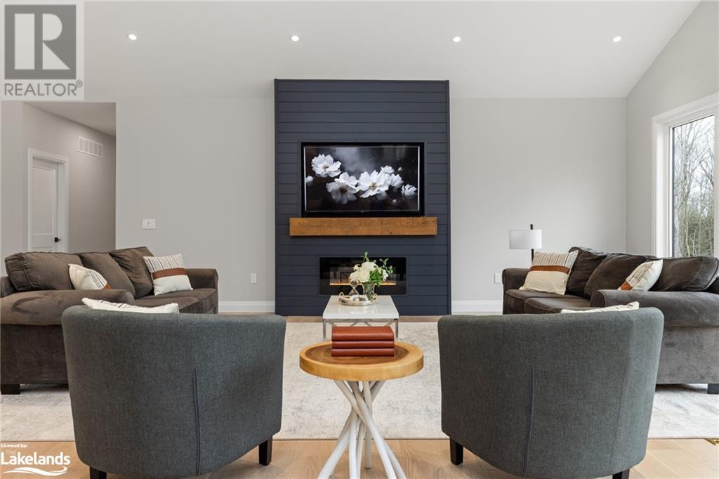 1250 Old Parry Sound Road, Utterson, Ontario  P0B 1M0 - Photo 3 - 40546065