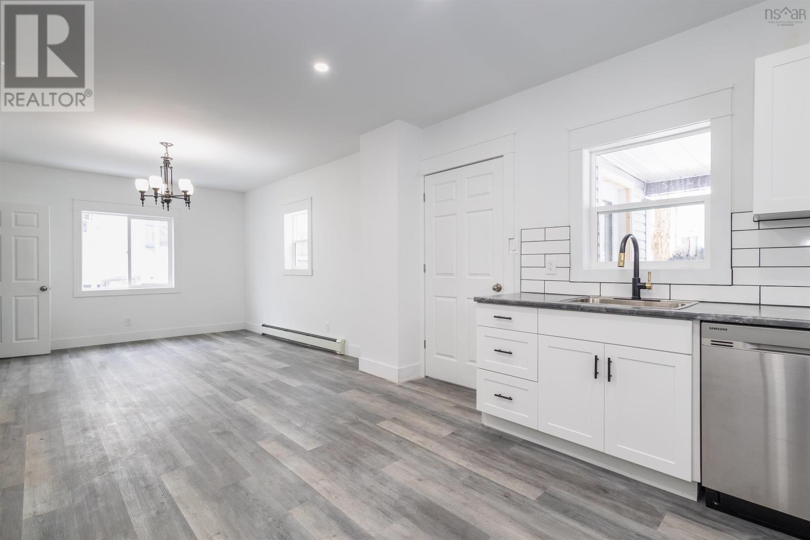 443 Bentinck Street, Sydney, Nova Scotia  B1S 2Y8 - Photo 5 - 202403580