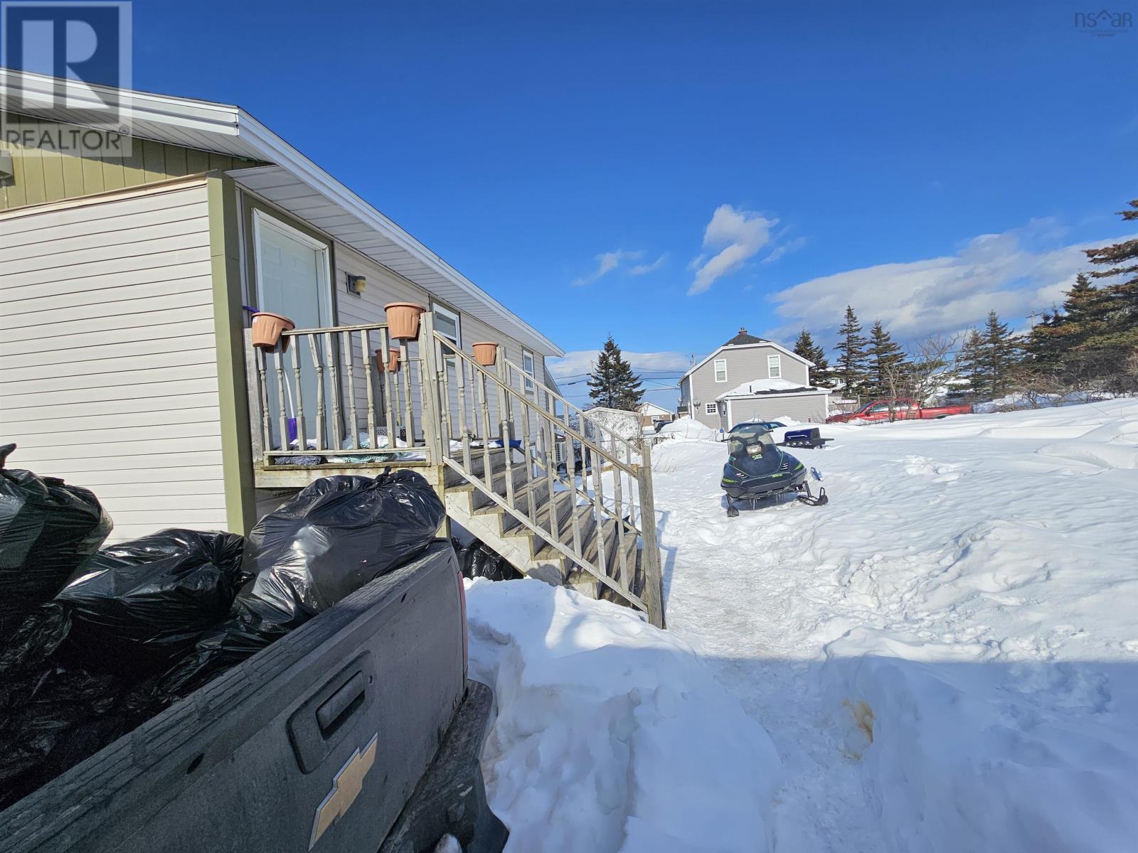 332 Cormier Street, New Waterford, Nova Scotia  B1H 3W5 - Photo 1 - 202403588