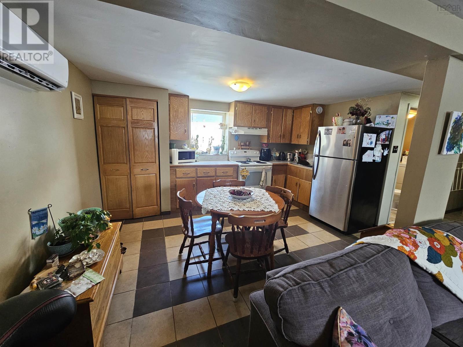 332 Cormier Street, New Waterford, Nova Scotia  B1H 3W5 - Photo 10 - 202403588