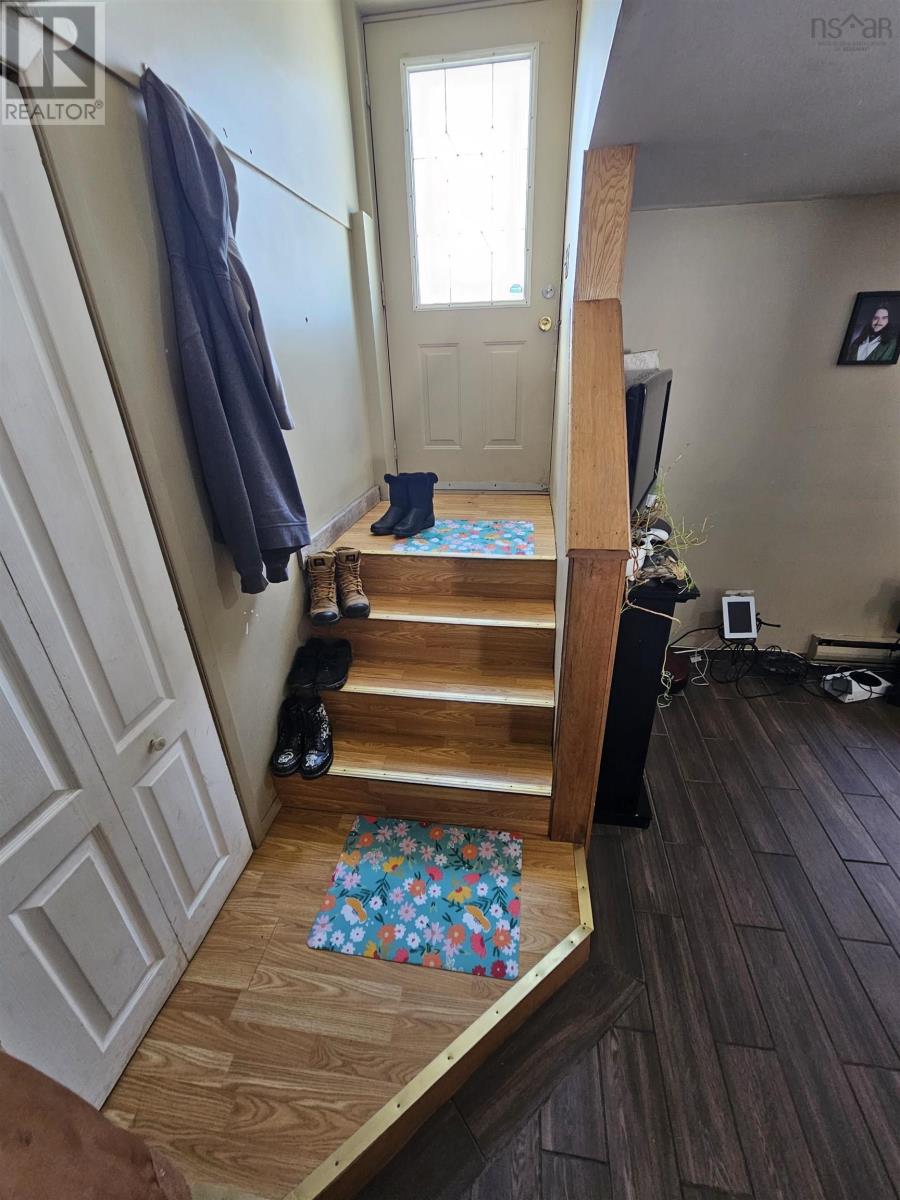 332 Cormier Street, New Waterford, Nova Scotia  B1H 3W5 - Photo 12 - 202403588