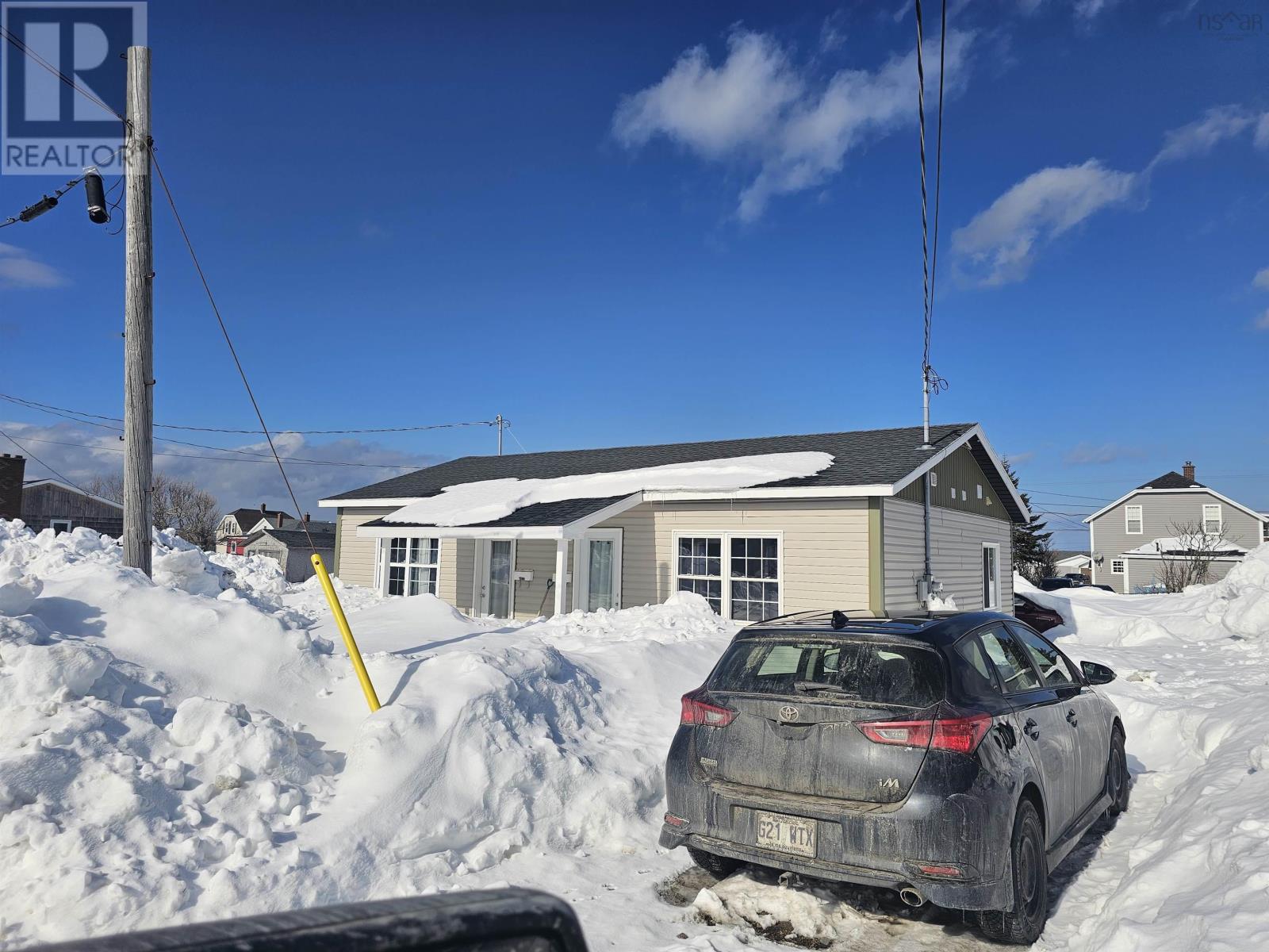 332 Cormier Street, New Waterford, Nova Scotia  B1H 3W5 - Photo 2 - 202403588