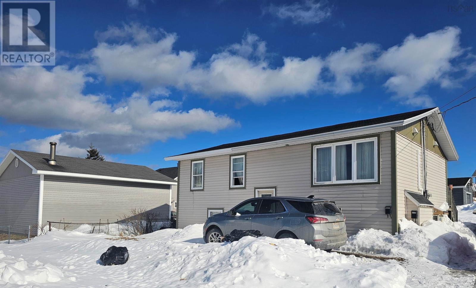 332 Cormier Street, New Waterford, Nova Scotia  B1H 3W5 - Photo 3 - 202403588