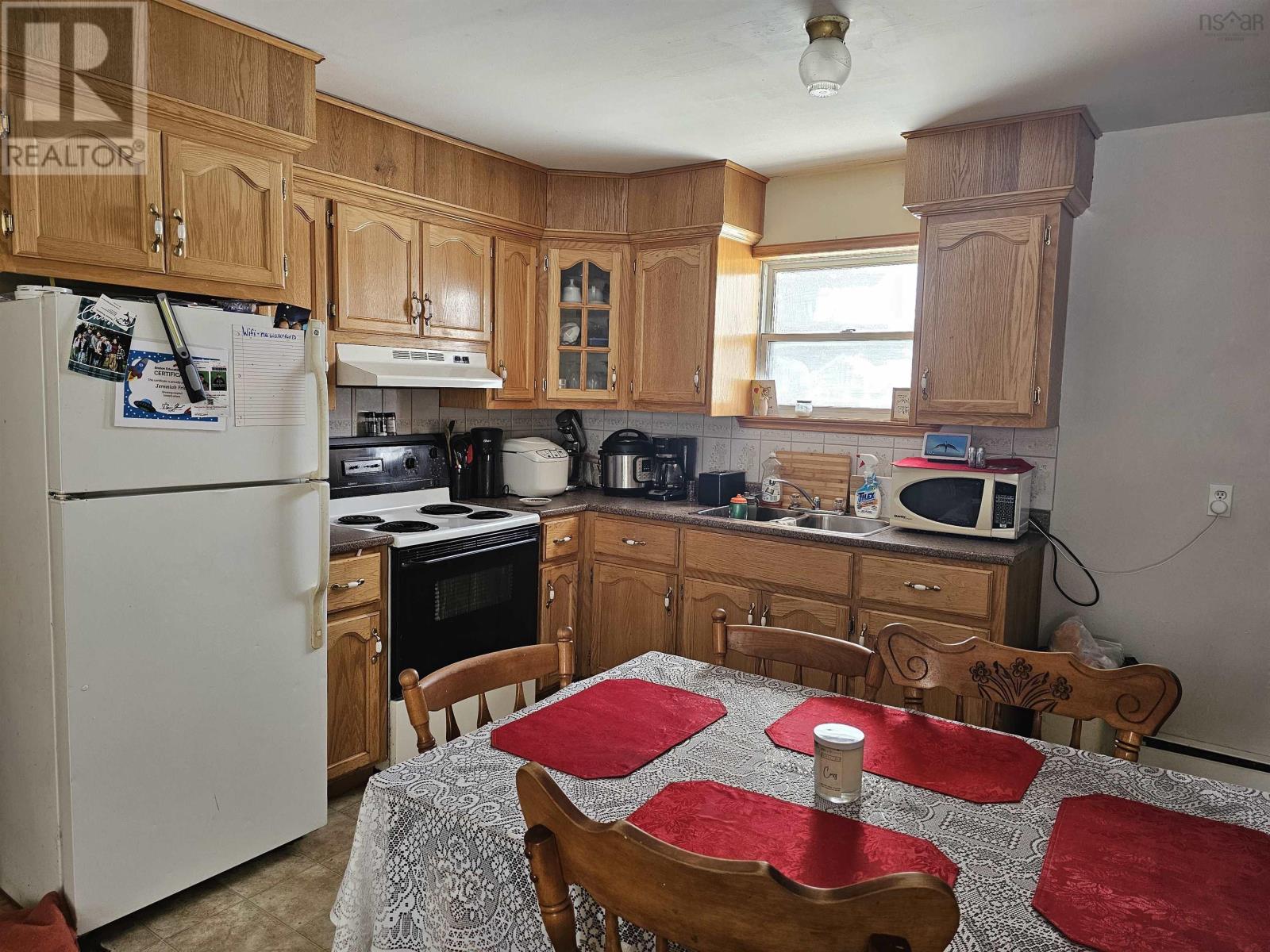 332 Cormier Street, New Waterford, Nova Scotia  B1H 3W5 - Photo 6 - 202403588