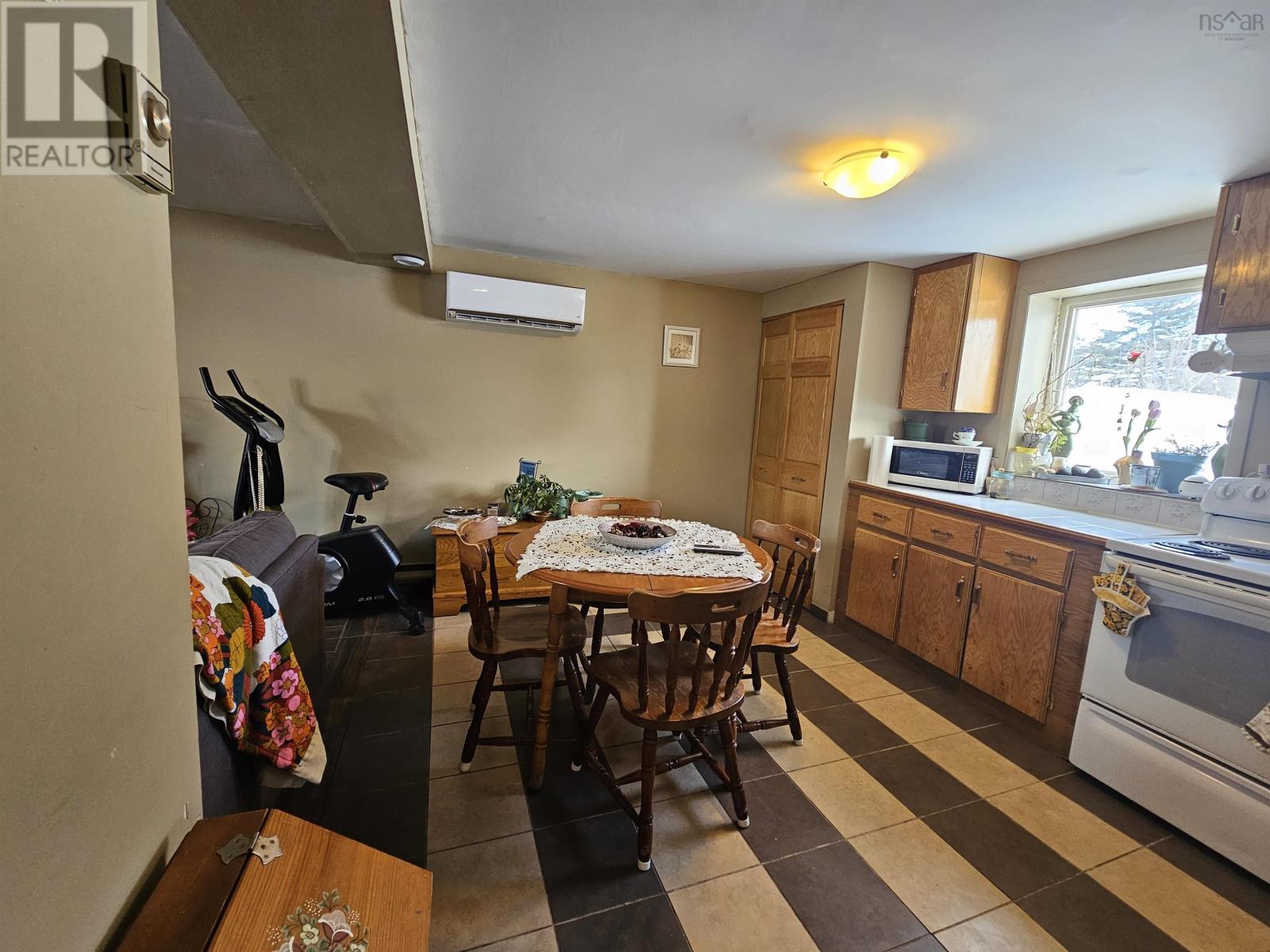 332 Cormier Street, New Waterford, Nova Scotia  B1H 3W5 - Photo 7 - 202403588