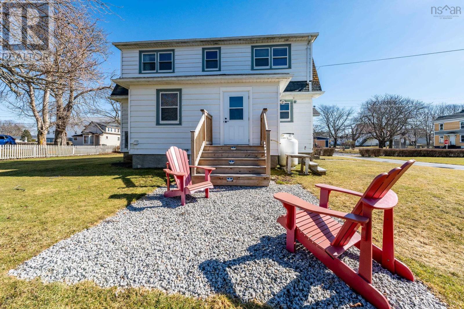 60 Green Street, Yarmouth, Nova Scotia  B5A 1Z5 - Photo 2 - 202403626