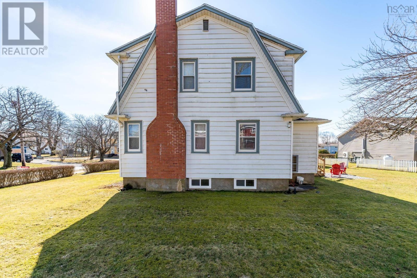 60 Green Street, Yarmouth, Nova Scotia  B5A 1Z5 - Photo 4 - 202403626