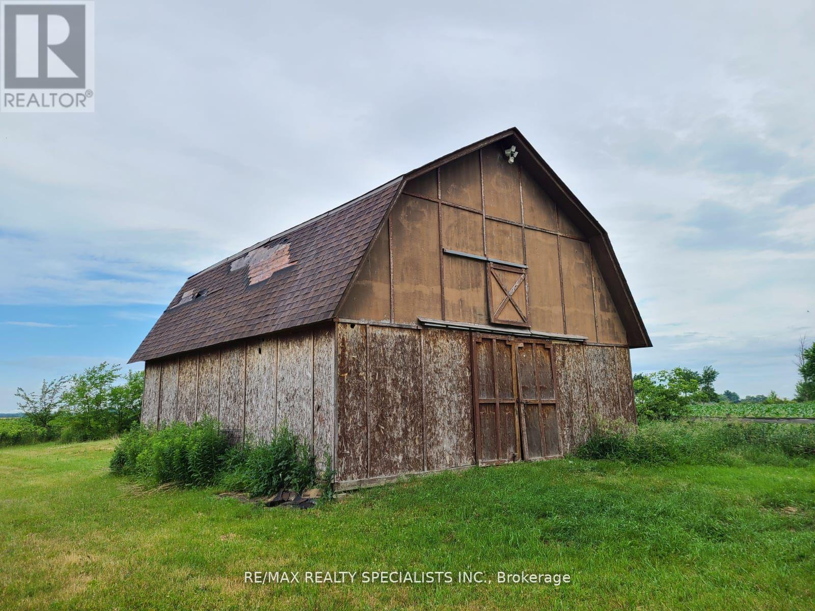 #barn -3708 Old School Rd, Caledon, Ontario  L7C 0W2 - Photo 1 - W8102494