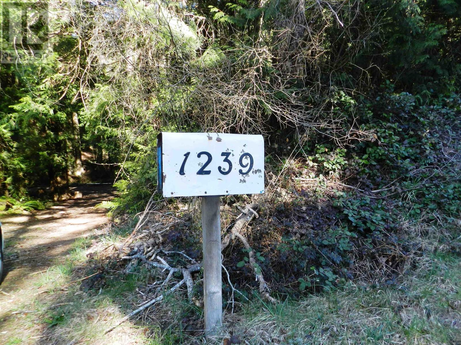1239 Lockyer Road, Roberts Creek, British Columbia  V0N 2W2 - Photo 13 - R2854320