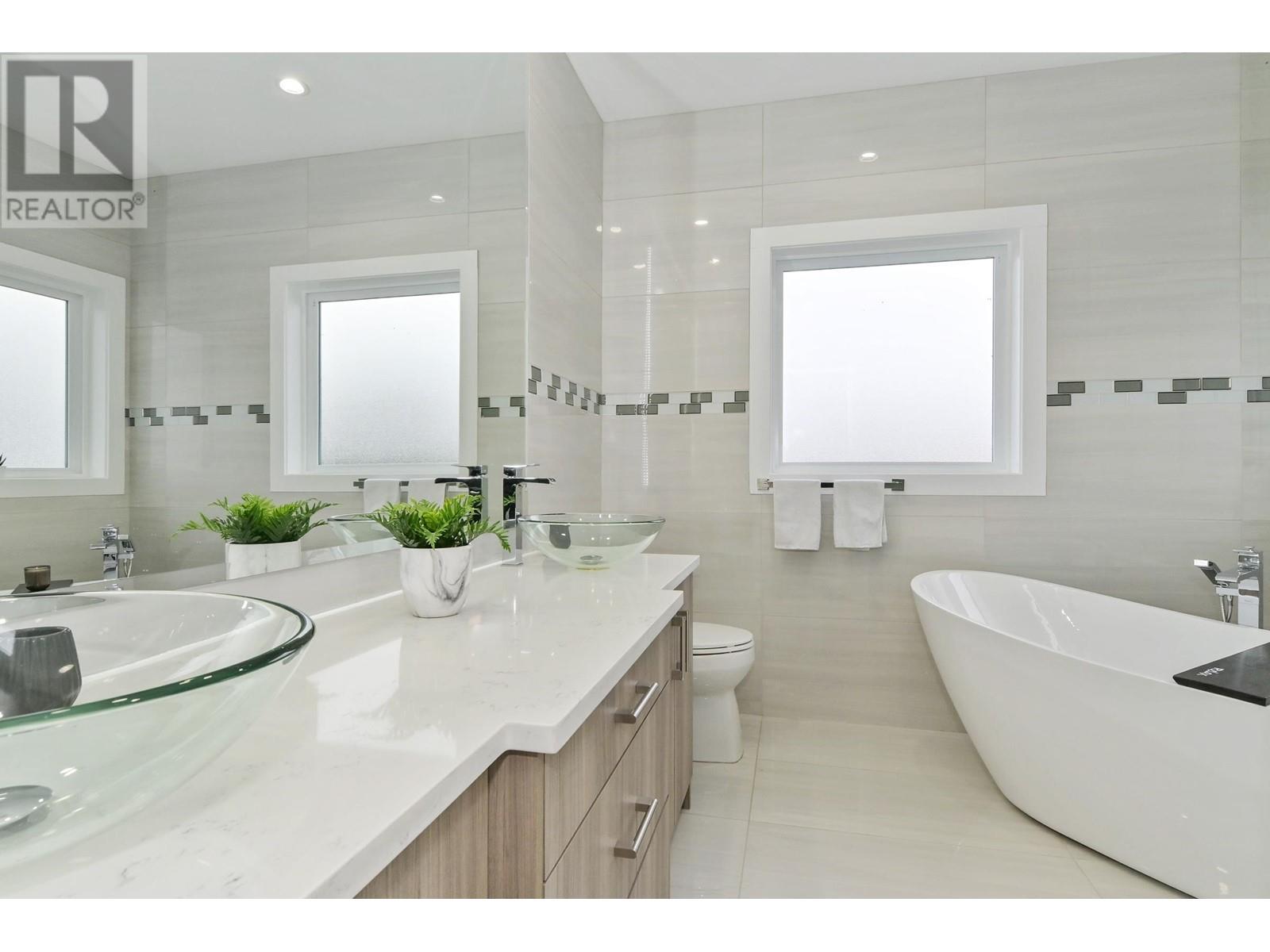 11043 Carmichael Street, Maple Ridge, British Columbia  V2W 0H3 - Photo 21 - R2854421