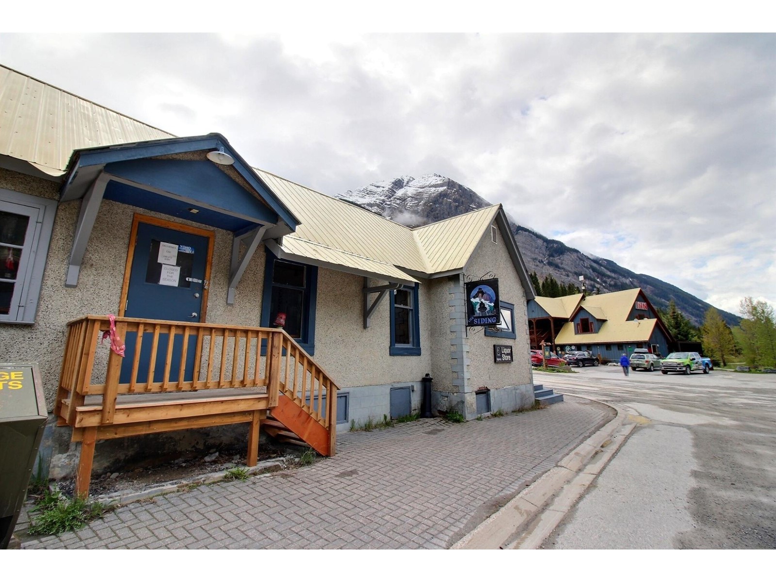 318 Stephen Avenue, East Highway 1, British Columbia  V0A 1G0 - Photo 2 - 2475208