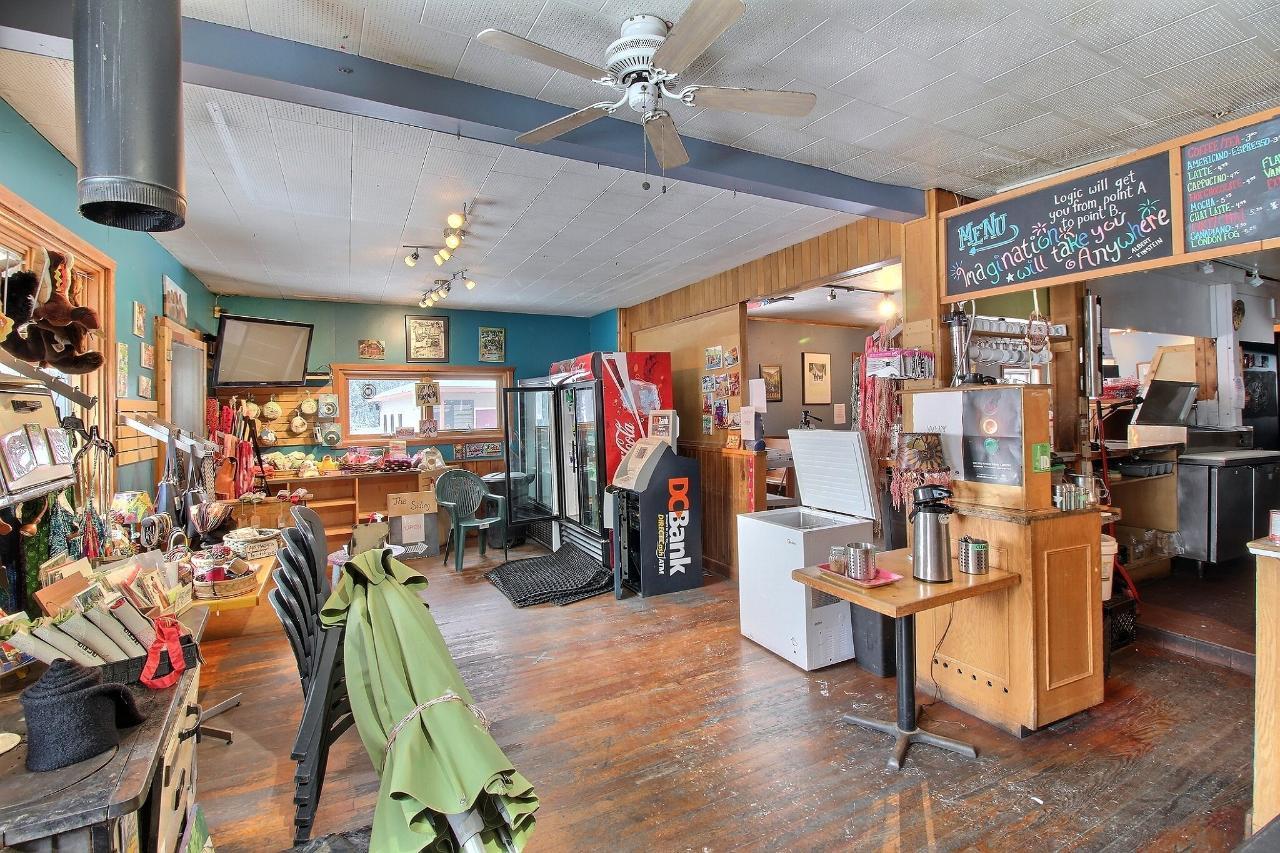 318 Stephen Avenue, East Highway 1, British Columbia  V0A 1G0 - Photo 7 - 2475208