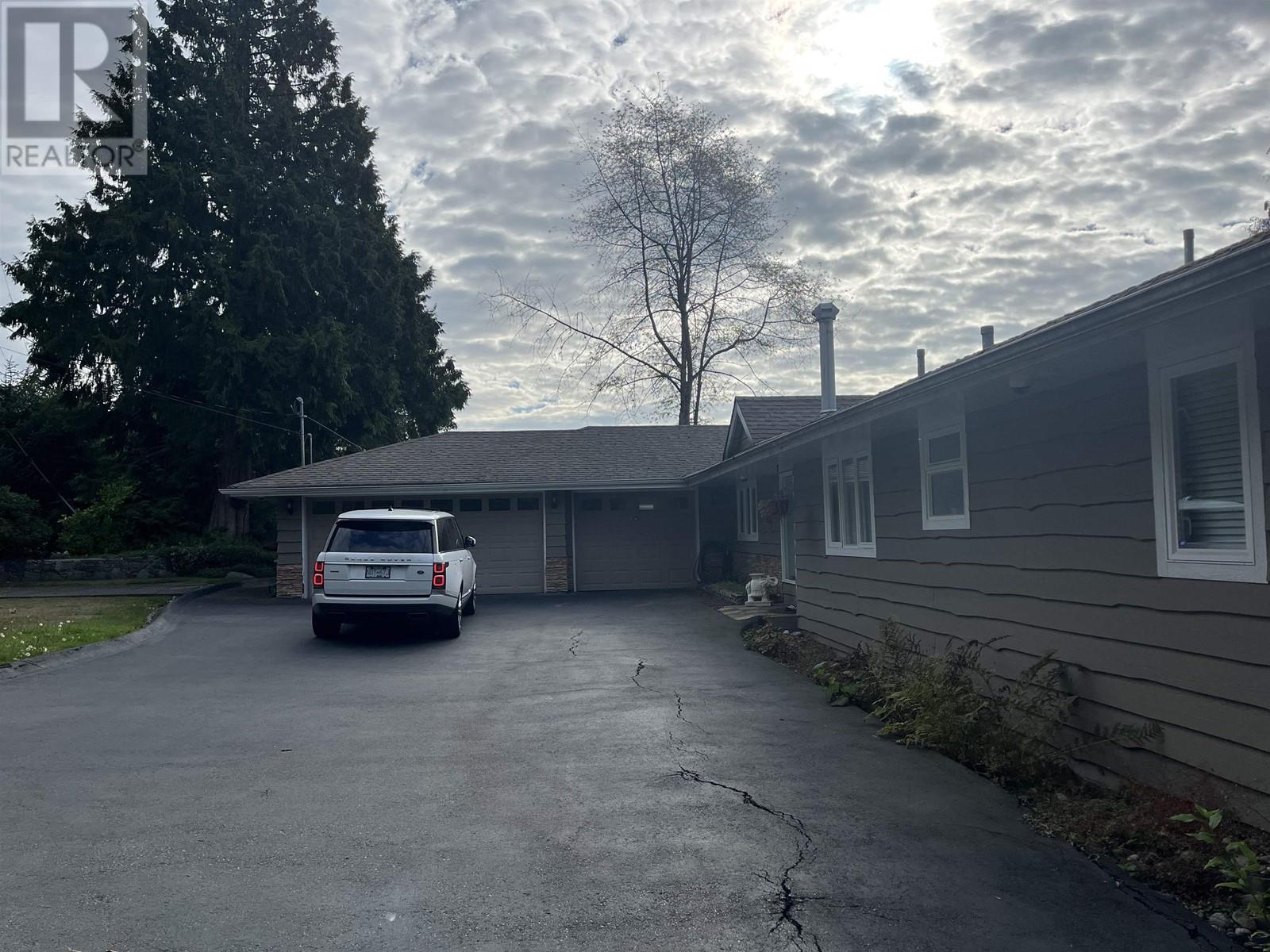 1119 Crestline Road, West Vancouver, British Columbia  V7S 2E3 - Photo 3 - R2854292