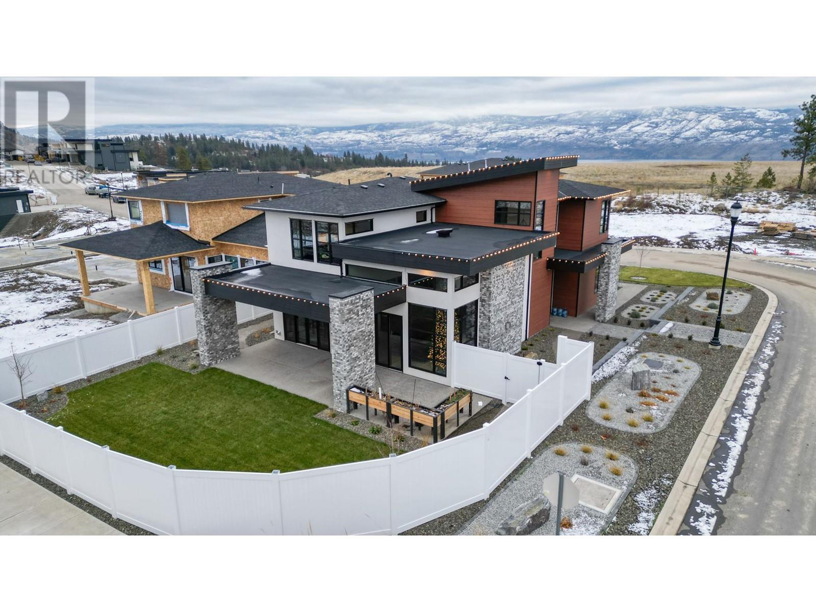 2548 Pinnacle Ridge Drive West Kelowna