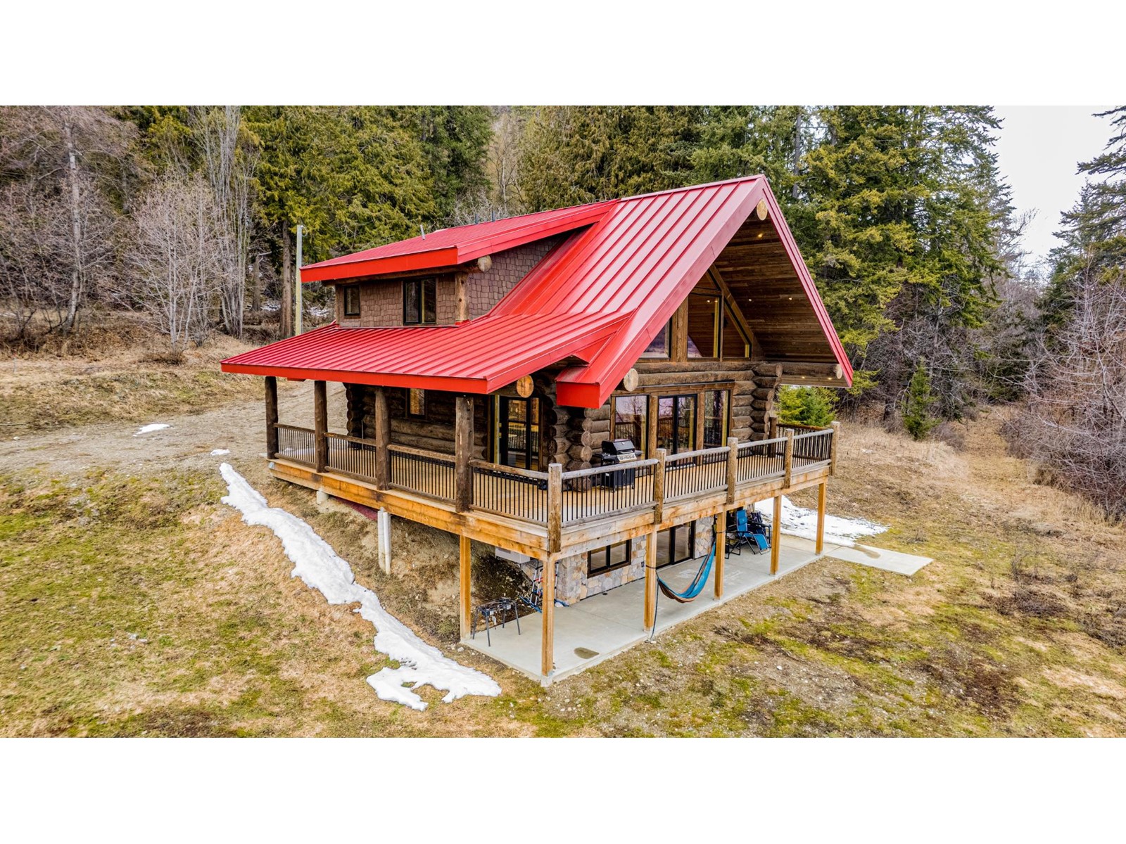 682 Lower Inonoaklin Rd, Edgewood, British Columbia  V0G 1J0 - Photo 1 - 2475213