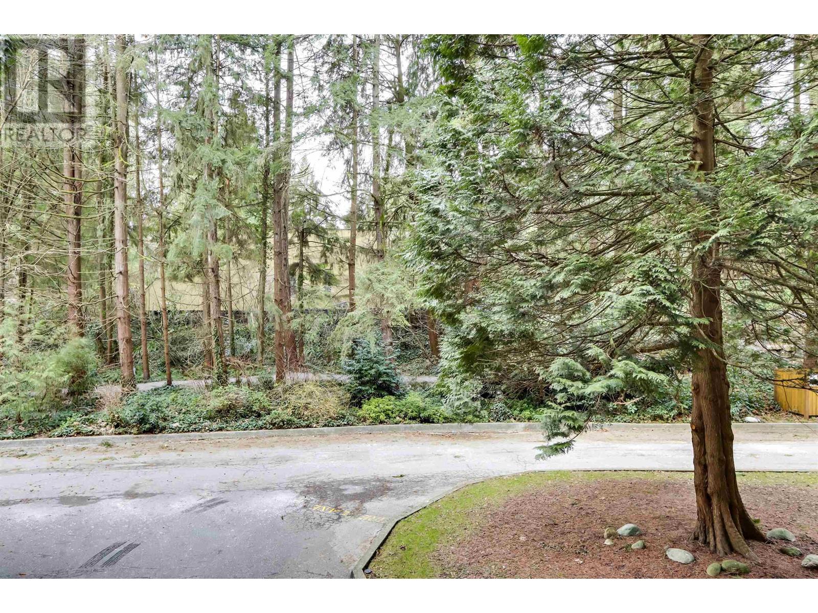210 2020 Fullerton Avenue, North Vancouver, British Columbia  V7P 3G3 - Photo 10 - R2854478