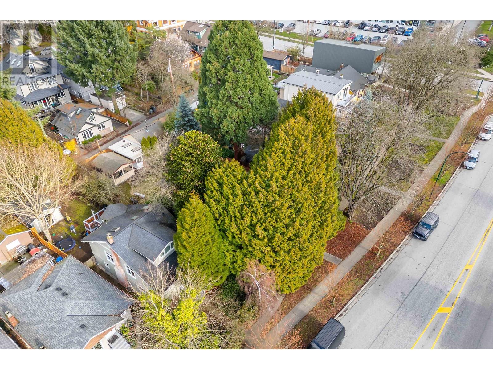 2635 W 12th Avenue, Vancouver, British Columbia  V6K 2P4 - Photo 2 - R2854515