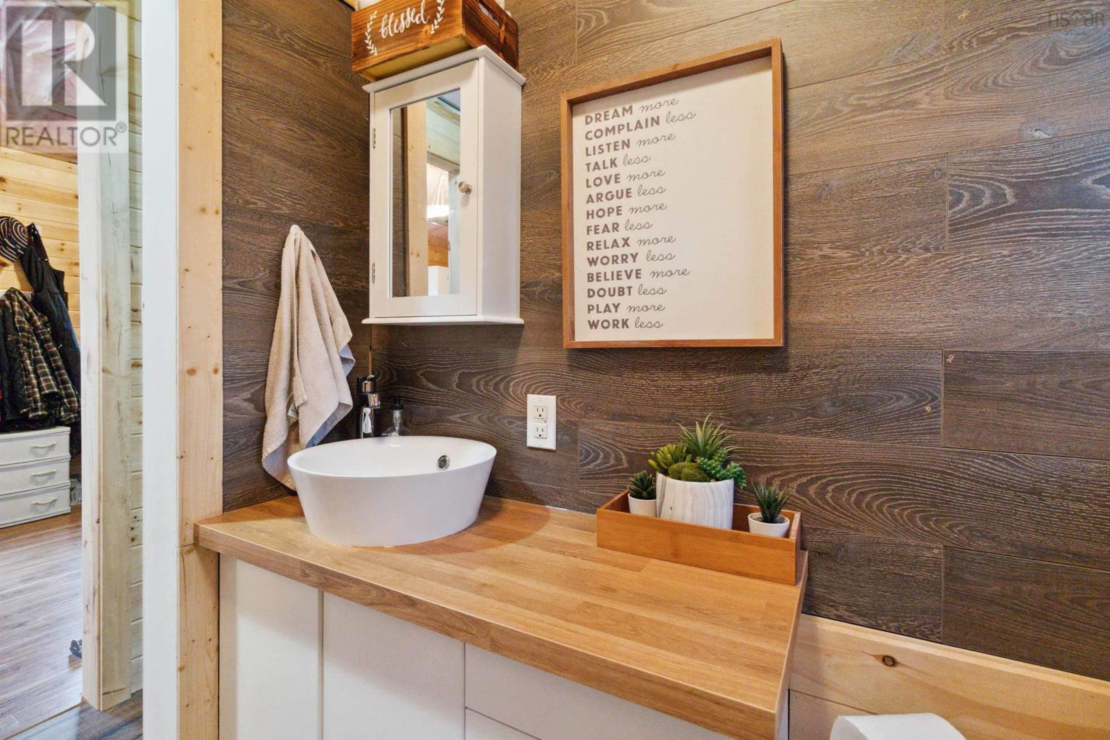 66 Shore Road, Walden, Nova Scotia  B0J 2E0 - Photo 18 - 202403677