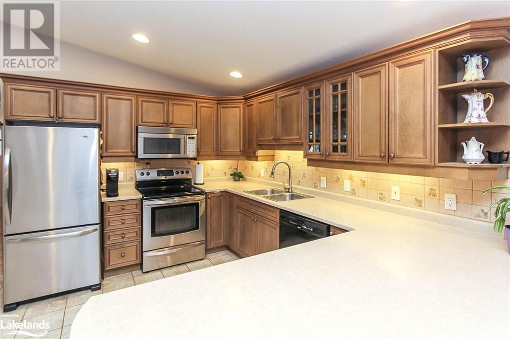 8 Pennsylvania Avenue, Wasaga Beach, Ontario  L9Z 3A8 - Photo 17 - 40546577