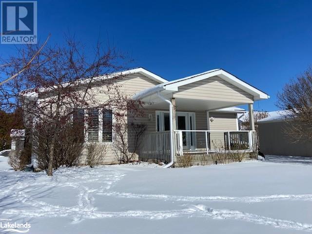 8 Pennsylvania Avenue, Wasaga Beach, Ontario  L9Z 3A8 - Photo 3 - 40546577