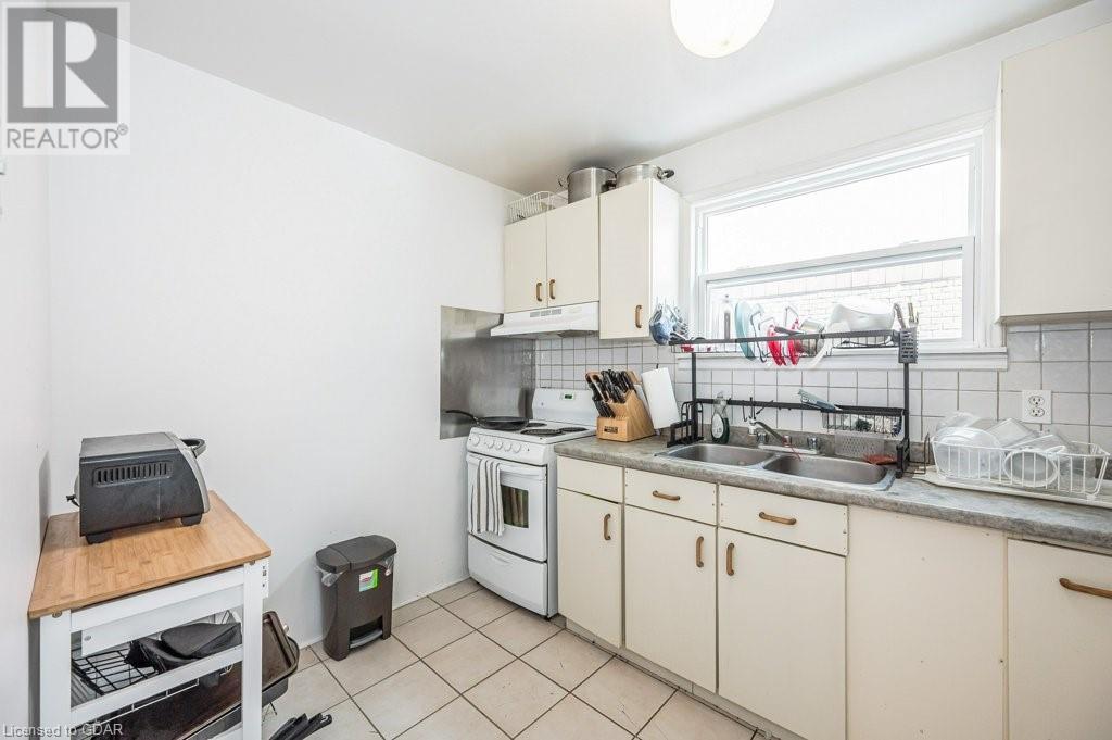 19 Mason Court, Guelph, Ontario  N1G 3G9 - Photo 14 - 40546446