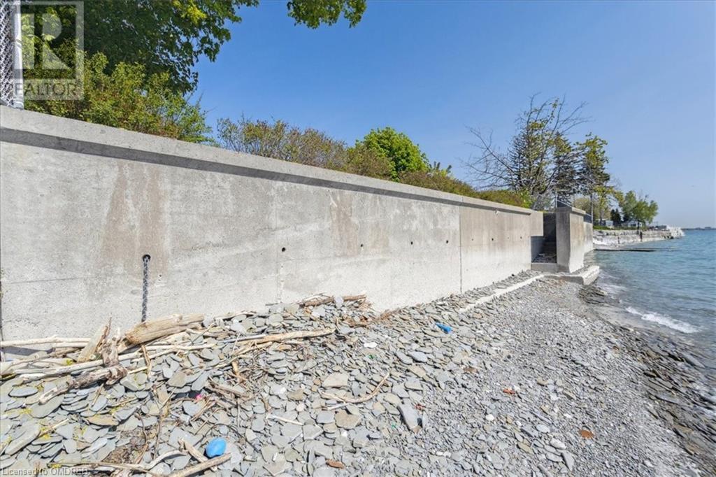 1588 Watersedge Road, Mississauga, Ontario  L5J 1A4 - Photo 4 - 40546003