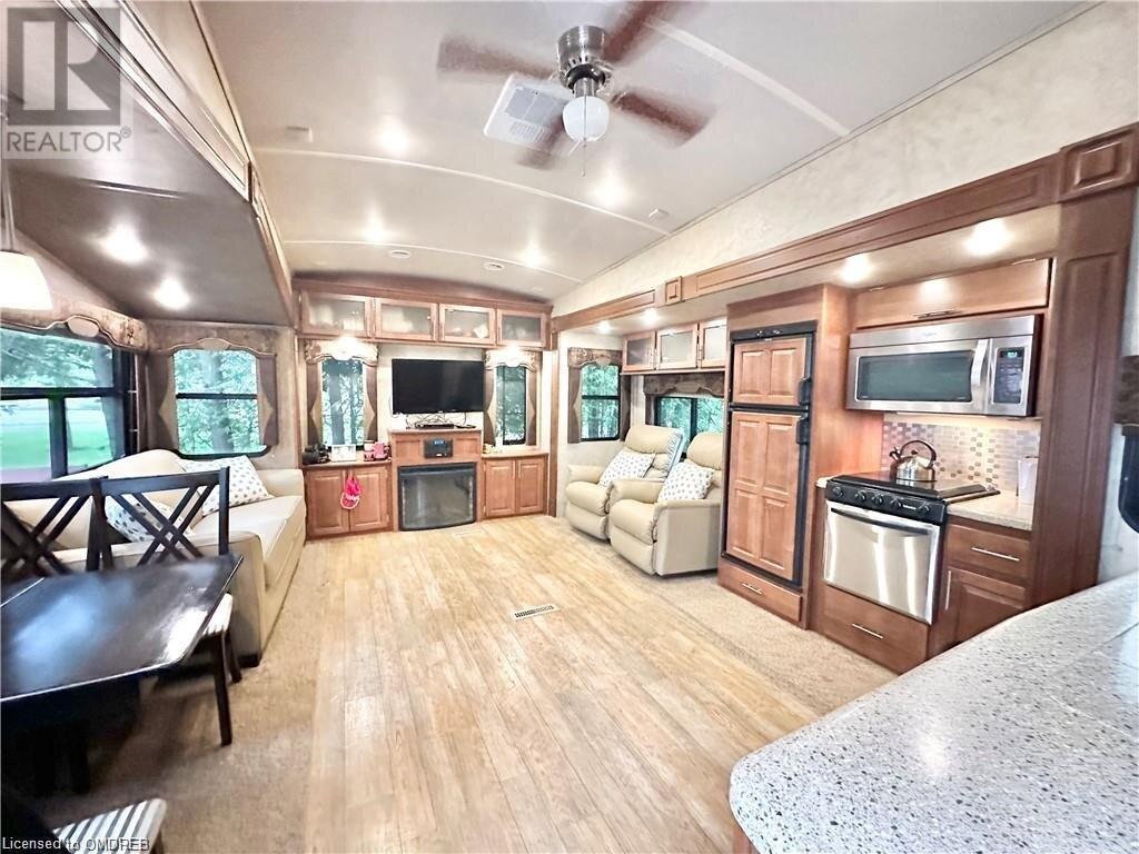 7489 Sideroad 5 E E Unit# Woodside 44, Mount Forest, Ontario  N0G 2L0 - Photo 10 - 40528874