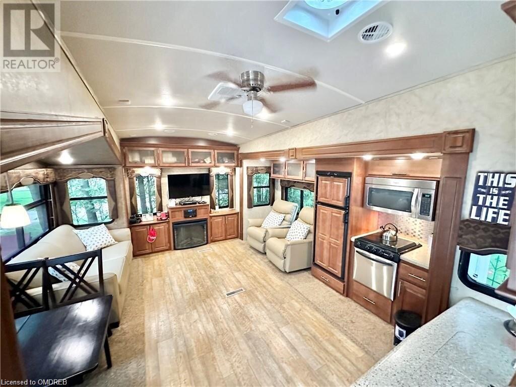 7489 Sideroad 5 E E Unit# Woodside 44, Mount Forest, Ontario  N0G 2L0 - Photo 11 - 40528874