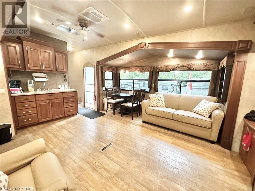 7489 Sideroad 5 E E Unit# Woodside 44, Mount Forest, Ontario  N0G 2L0 - Photo 16 - 40528874