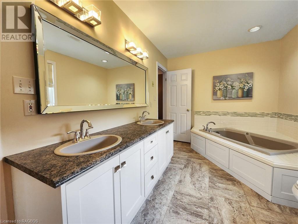 164 Balmy Beach Road, Georgian Bluffs, Ontario  N4K 5N4 - Photo 35 - 40545970