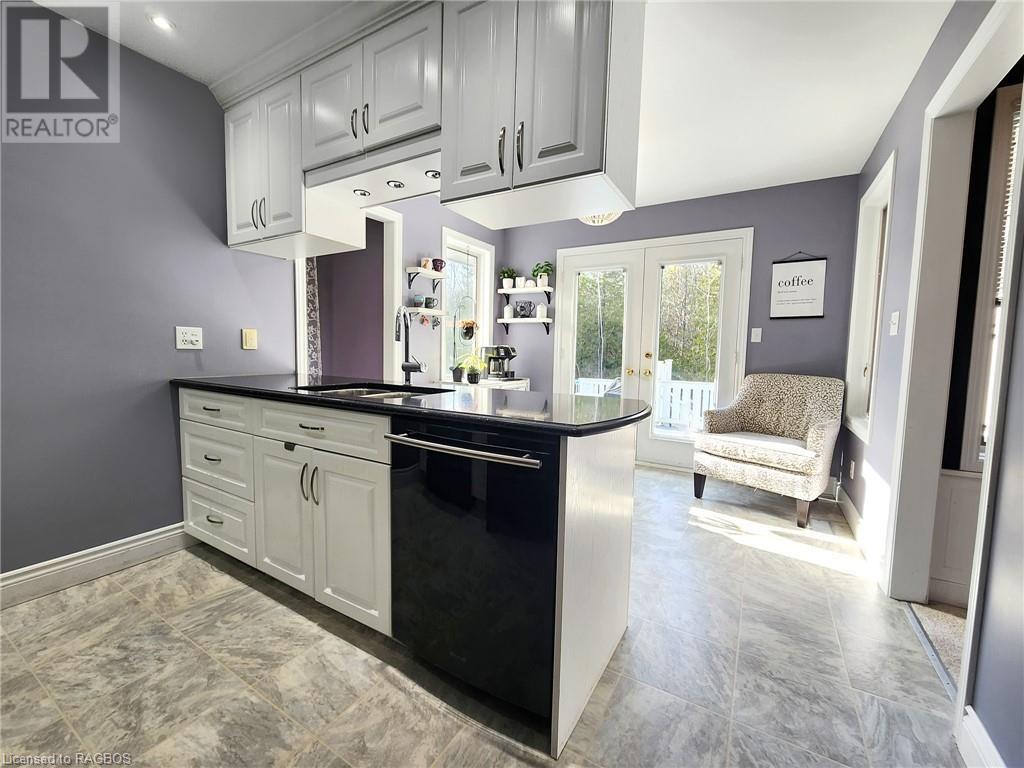 164 Balmy Beach Road, Georgian Bluffs, Ontario  N4K 5N4 - Photo 12 - 40545970