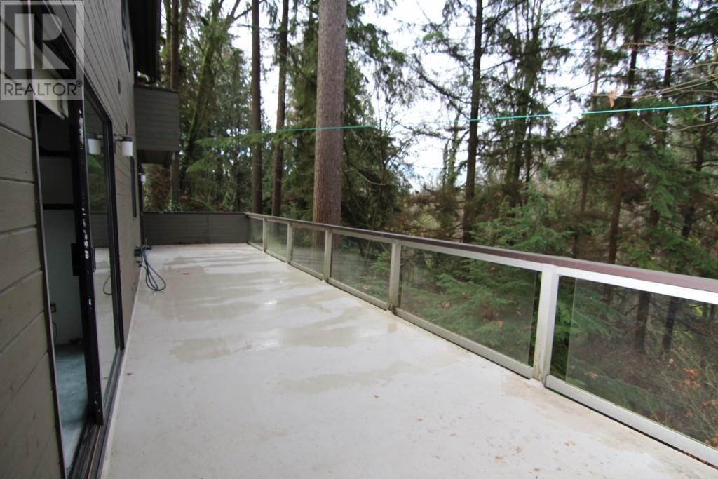 626 W 22nd Street, North Vancouver, British Columbia  V7M 2A7 - Photo 2 - R2854596