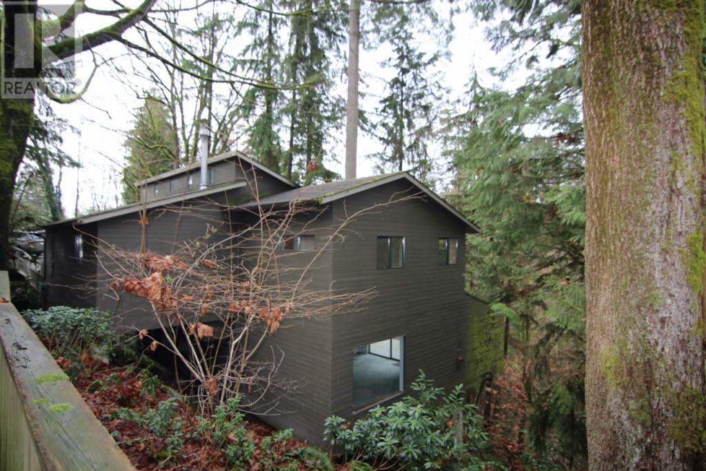 626 W 22nd Street, North Vancouver, British Columbia  V7M 2A7 - Photo 6 - R2854596