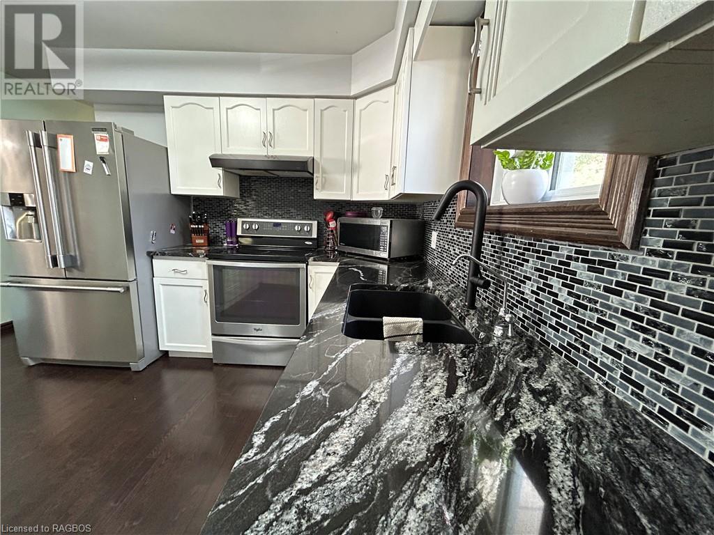 213 Queen Street S, Durham, Ontario  N0G 1R0 - Photo 11 - 40546506