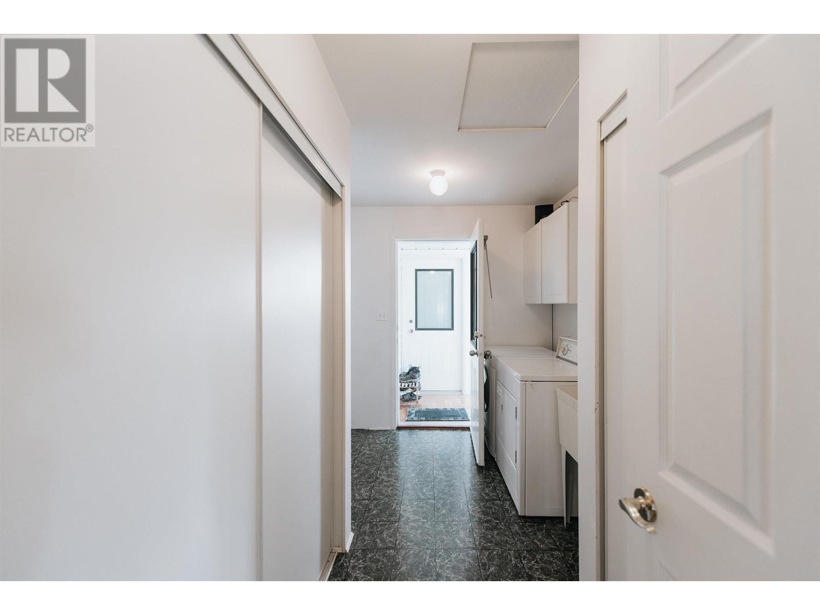 918 Davis Road, Gibsons, British Columbia  V0N 1V8 - Photo 18 - R2854601