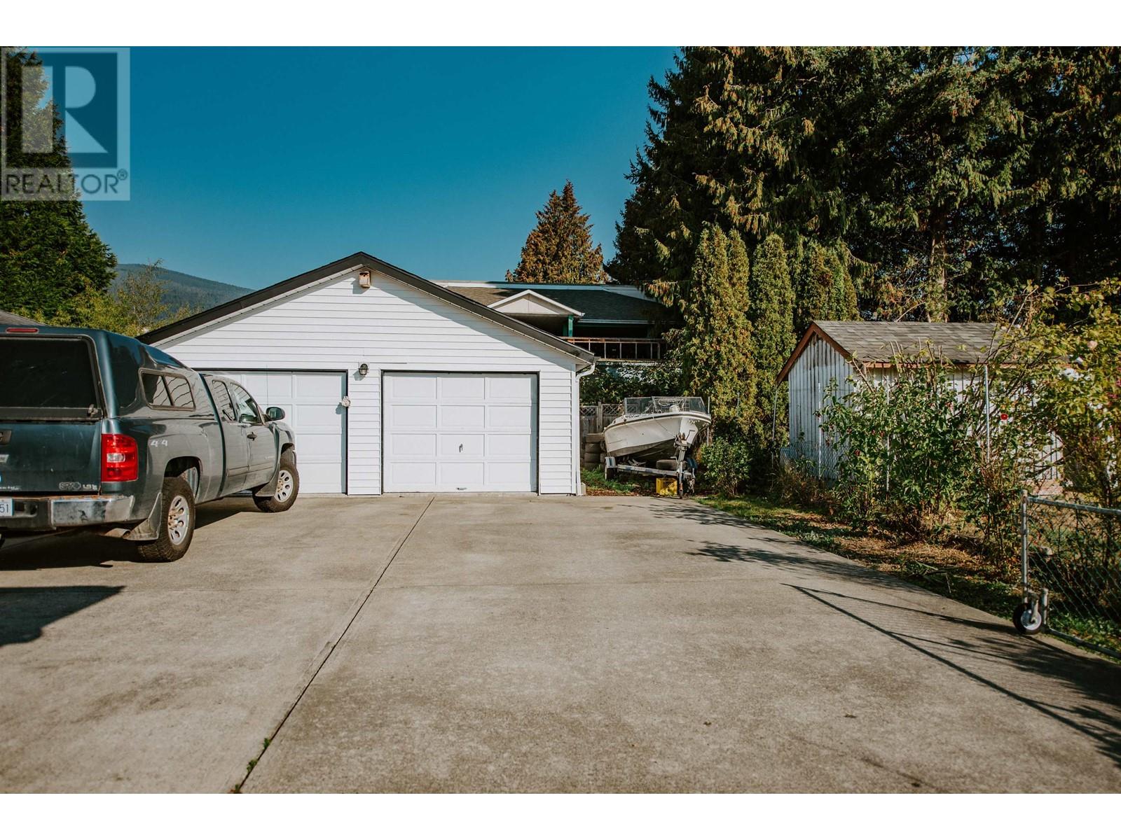 918 Davis Road, Gibsons, British Columbia  V0N 1V8 - Photo 33 - R2854601