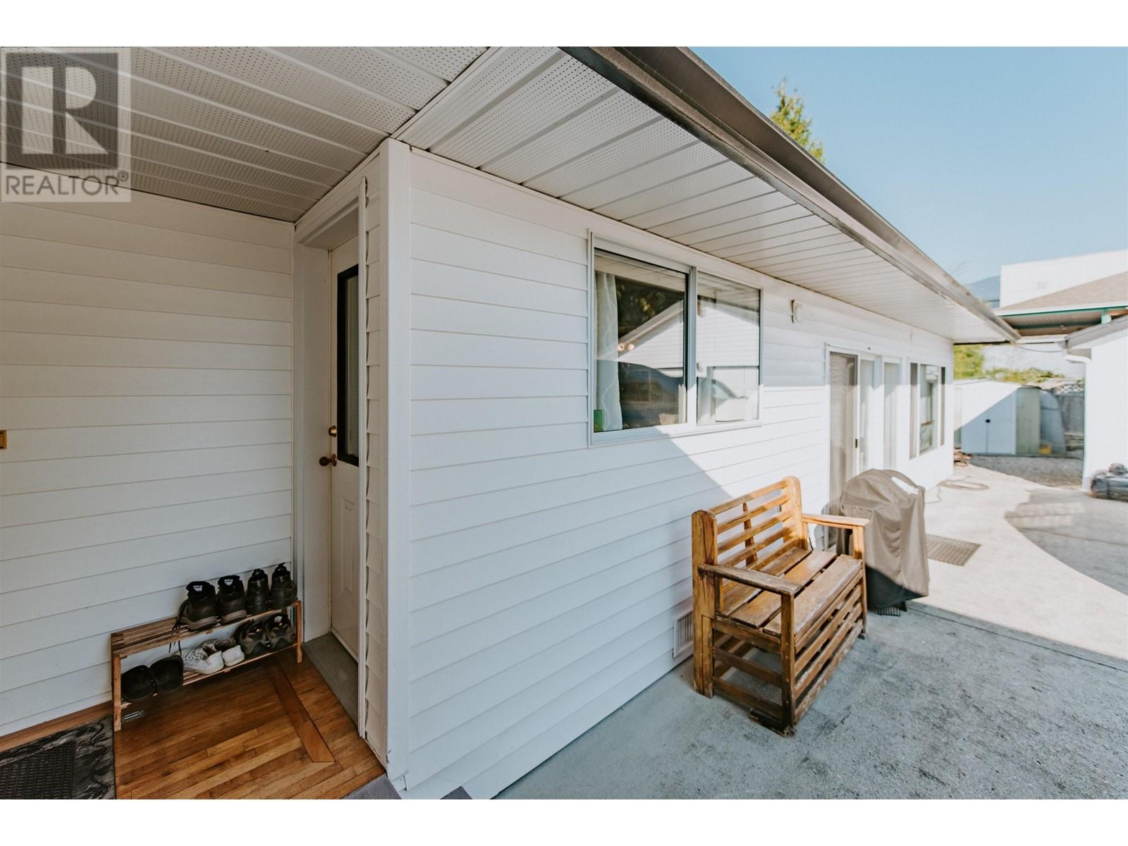 918 Davis Road, Gibsons, British Columbia  V0N 1V8 - Photo 38 - R2854601