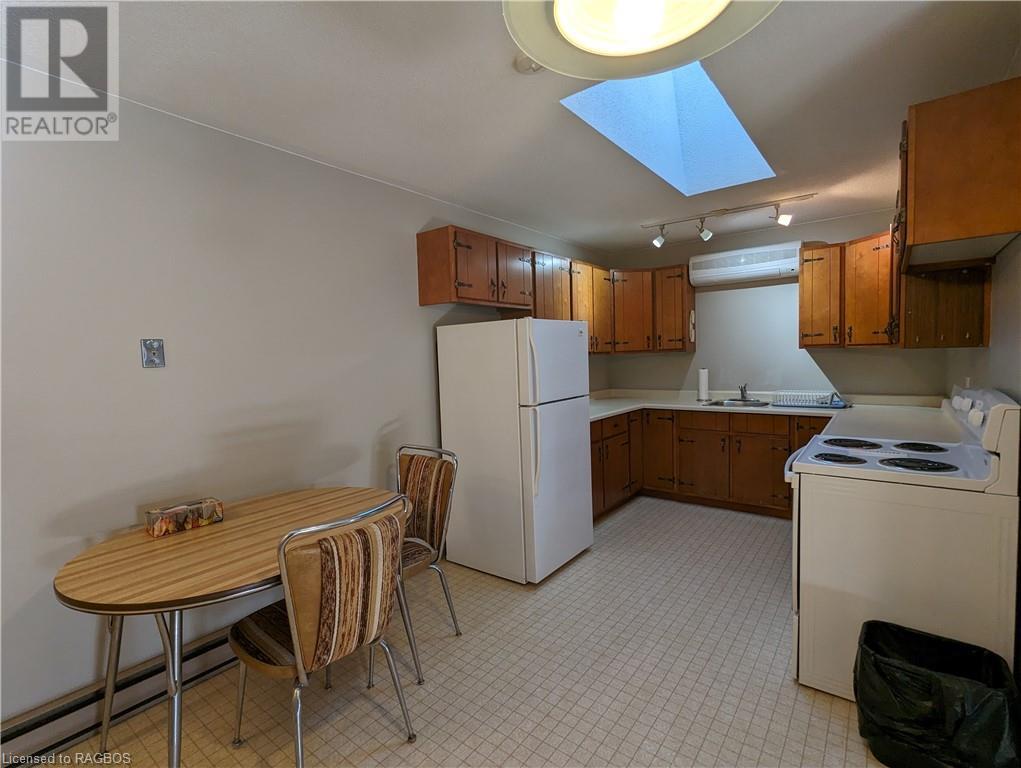 738 Queen Street, Kincardine, Ontario  N2Z 2Y9 - Photo 3 - 40547664