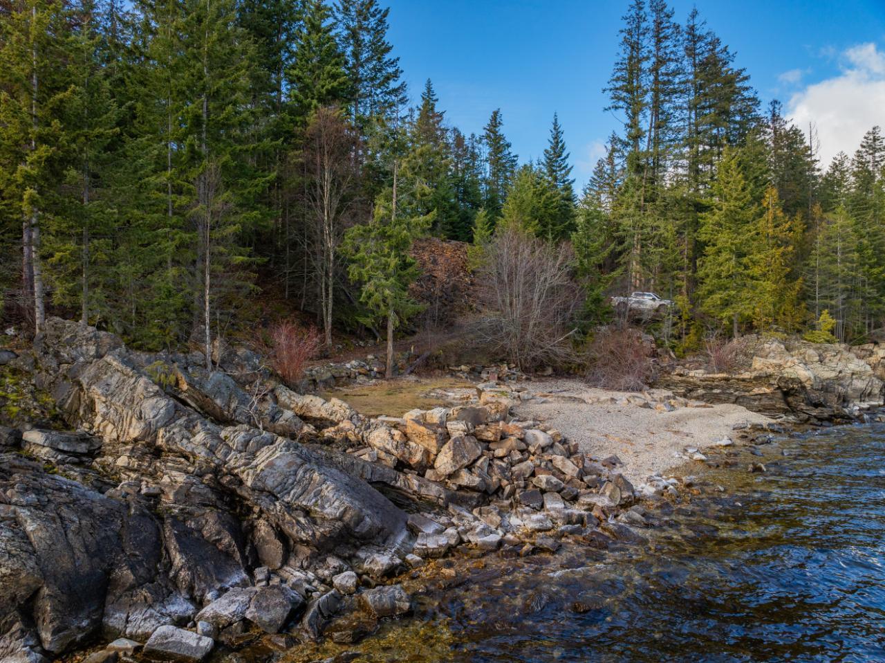 397 Park Avenue, Procter, British Columbia  V1L 0B6 - Photo 3 - 2475151