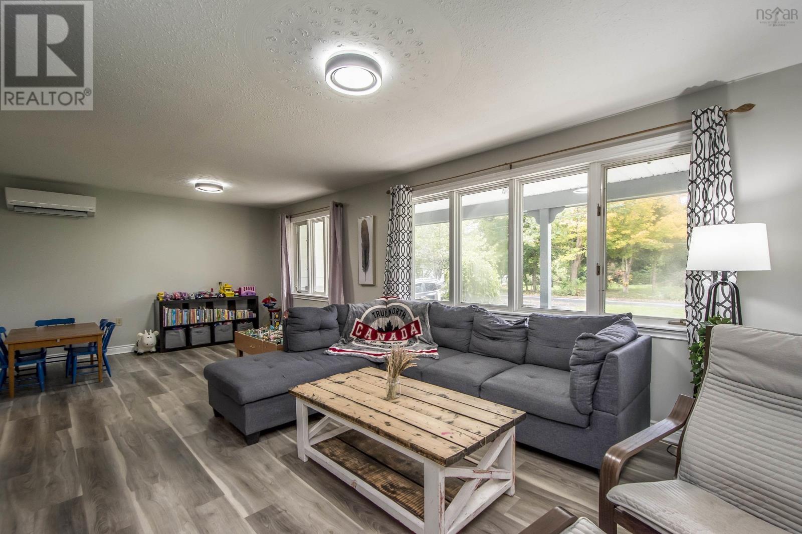 1128 Maple Avenue, Aylesford, Nova Scotia  B0P 1C0 - Photo 2 - 202403722