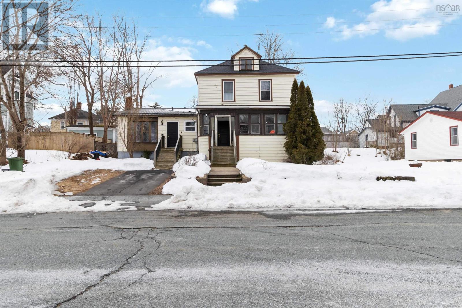 14 Scotia Street, Bridgewater, Nova Scotia  B4V 1E5 - Photo 1 - 202403706