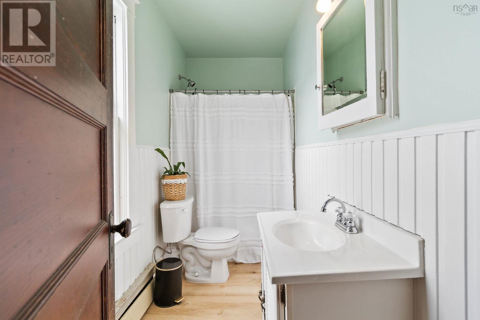 14 Scotia Street, Bridgewater, Nova Scotia  B4V 1E5 - Photo 19 - 202403706