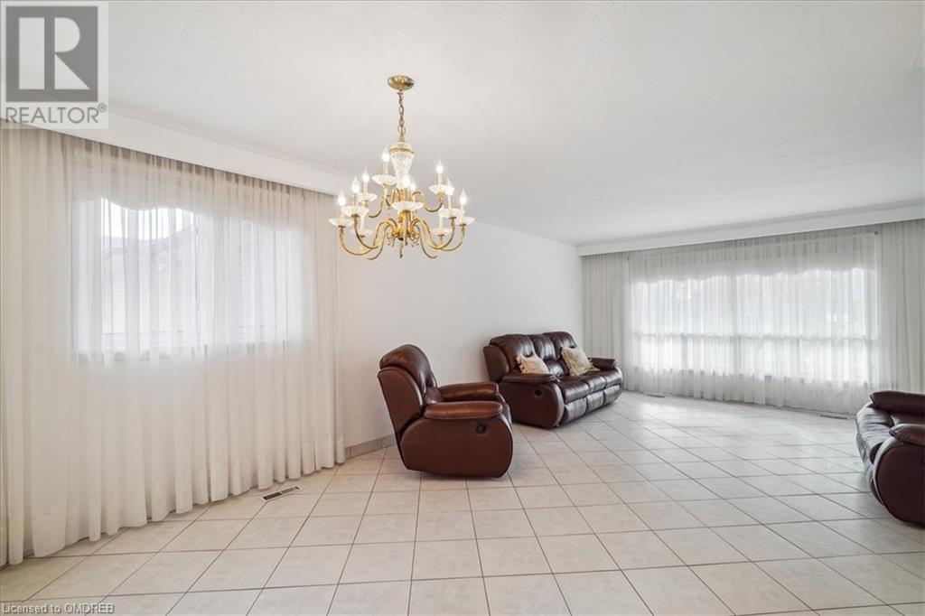 32 Killamarsh Drive, North York, Ontario  M3J 1J3 - Photo 11 - 40545866