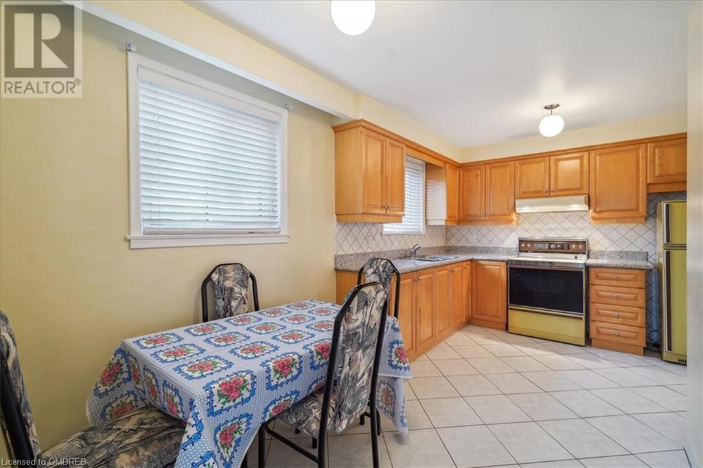 32 Killamarsh Drive, North York, Ontario  M3J 1J3 - Photo 7 - 40545866