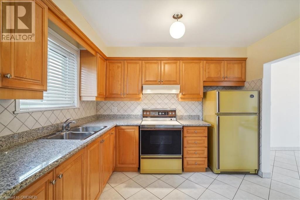 32 Killamarsh Drive, North York, Ontario  M3J 1J3 - Photo 8 - 40545866