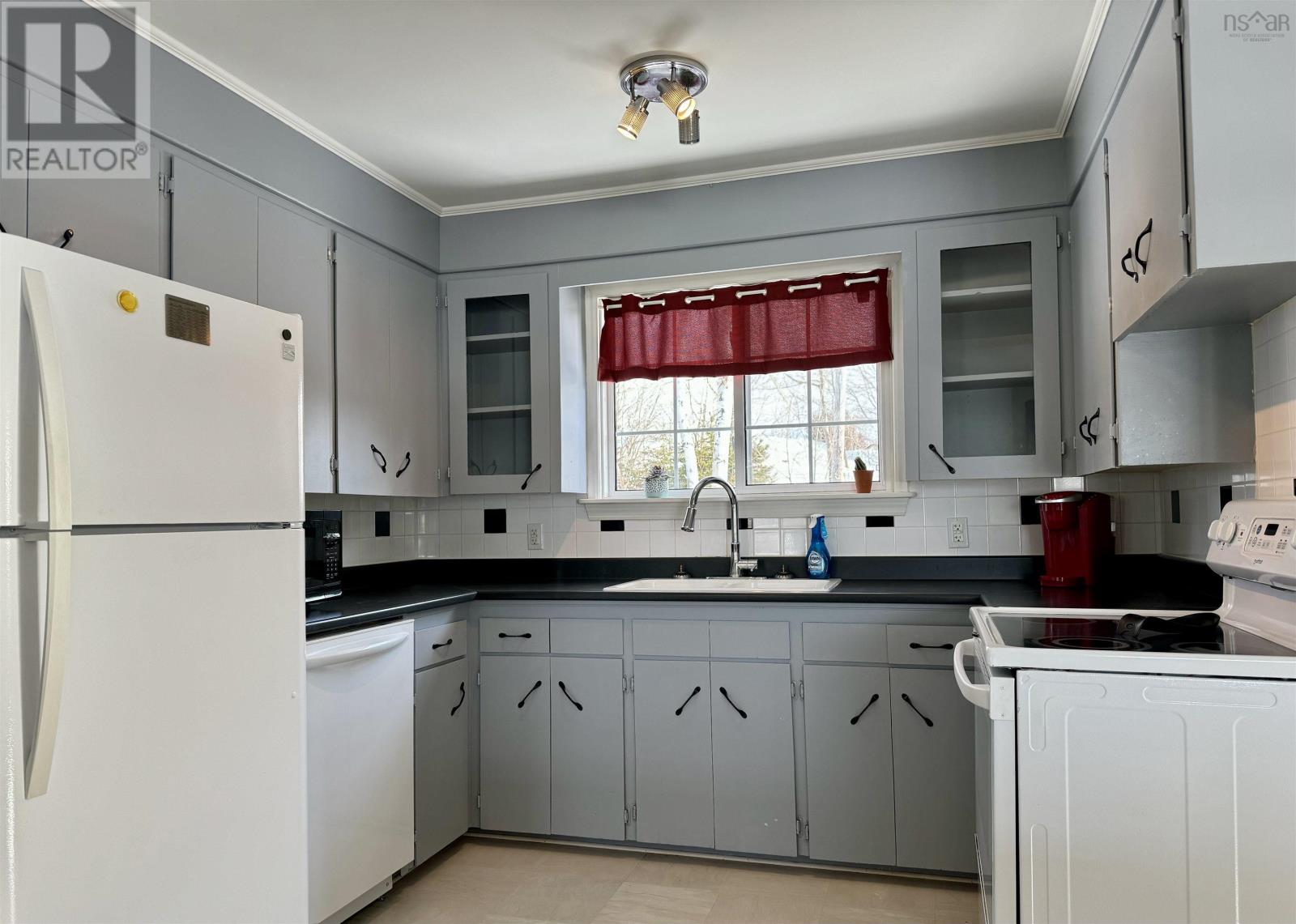 14 Birchwood Court, Port Hawkesbury, Nova Scotia  B9A 3H9 - Photo 10 - 202403732