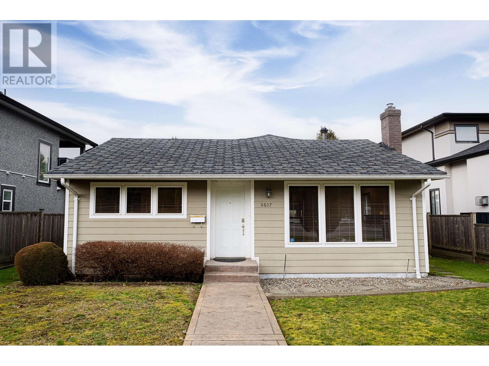 8607 10th Avenue, Burnaby, British Columbia  V3N 2S9 - Photo 1 - R2854714