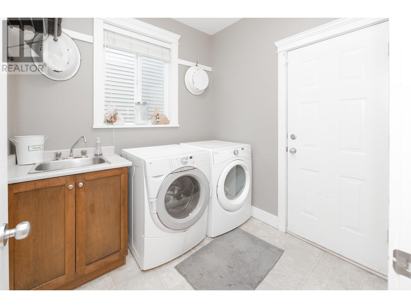 23953 Mcclure Avenue, Maple Ridge, British Columbia  V2W 0B3 - Photo 11 - R2854736