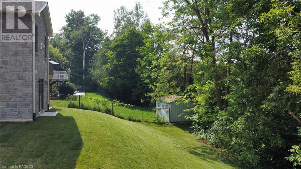 694 17th Street Crescent, Hanover, Ontario  N4N 3M3 - Photo 3 - 40546304